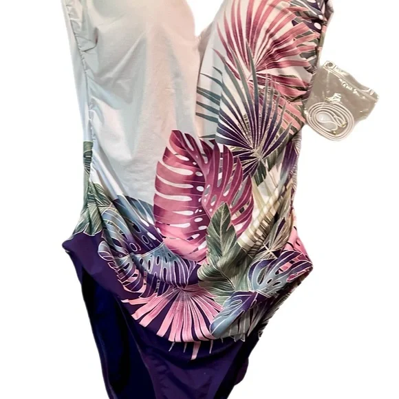 NWT Bleu by Rod Beattie
It's A Breeze Bandeau One-Piece Swimsuit size 10 - Picture 4 of 8